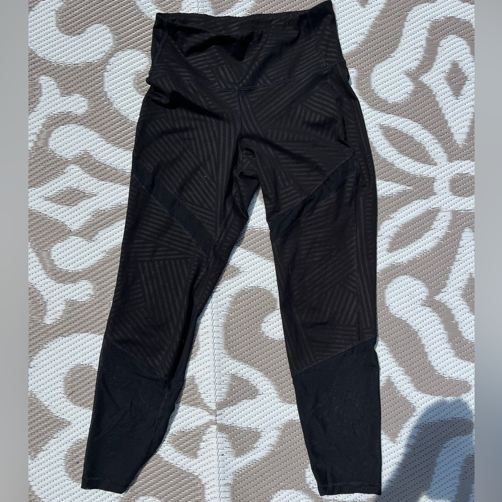 Old Navy Active Black Leggings with Mesh. Size M